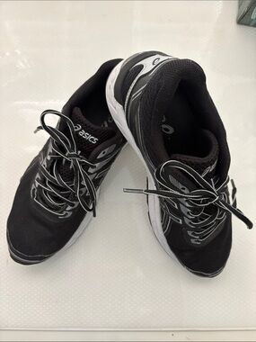 ASICS Men’s Black and White Athletic Running Shoes